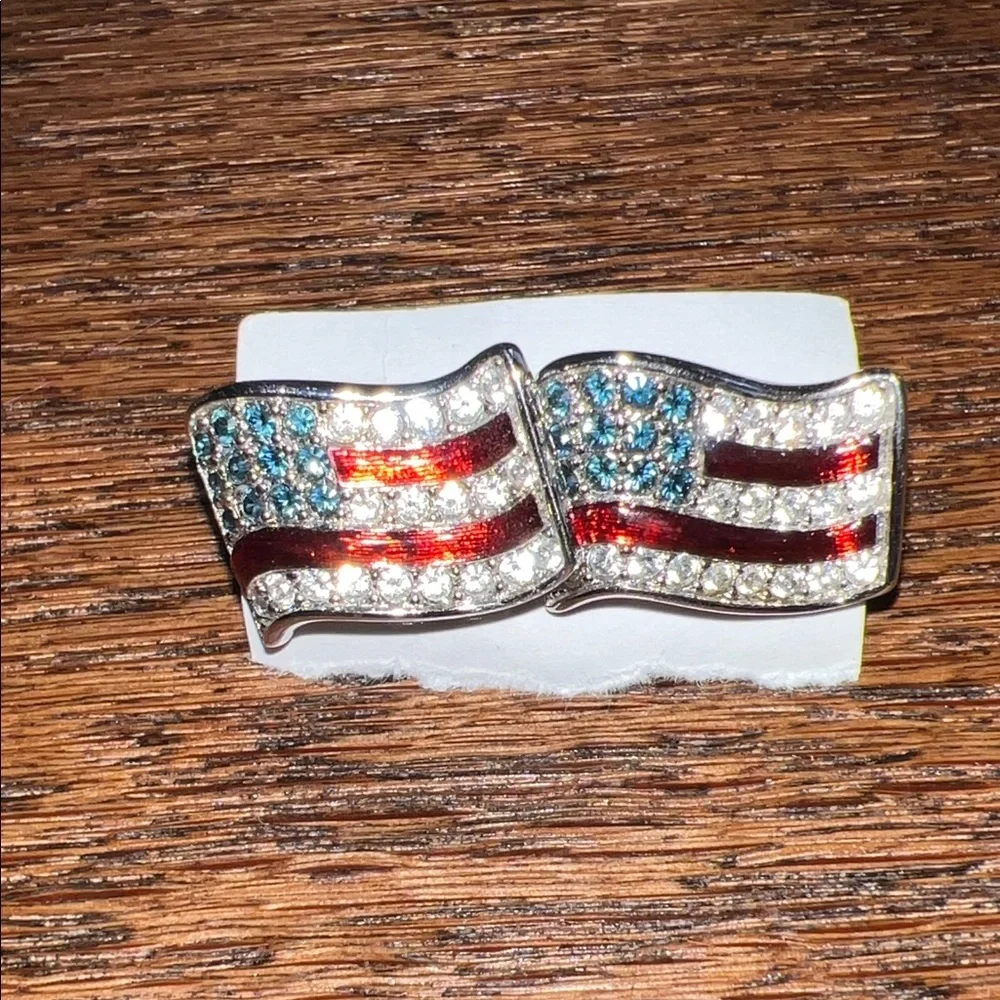 Swarovski American Flag Cufflinks - Picture 2 of 6